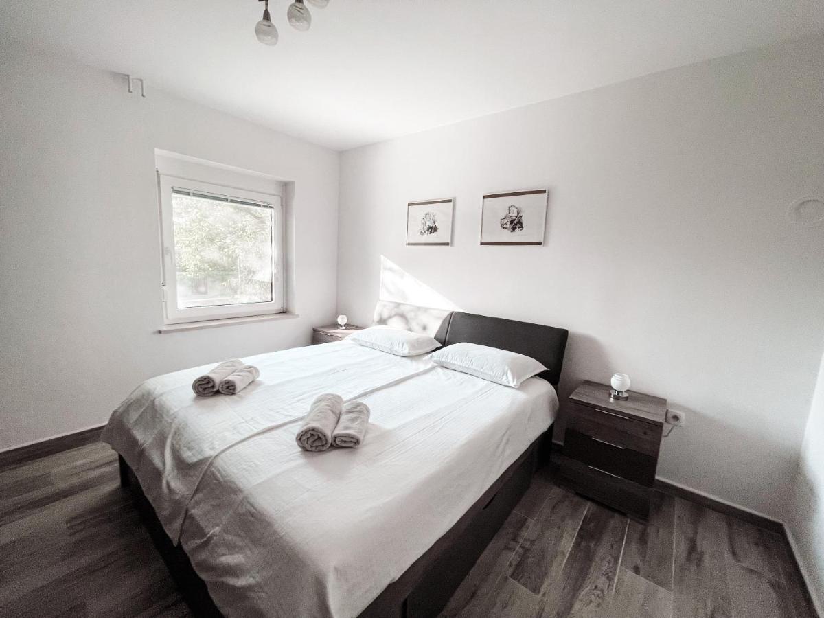 Riad Apartments Premium Zgornje Skofije Exterior photo